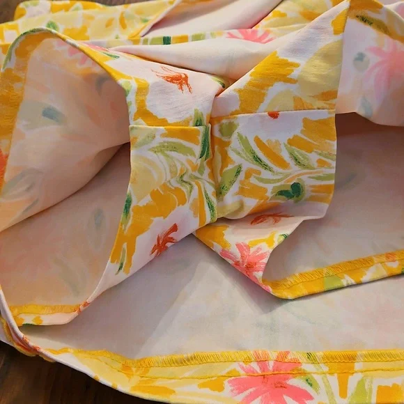 Nwot Crown & Icy Floral Yellow and Pink Women's Skort - Picture 9 of 10